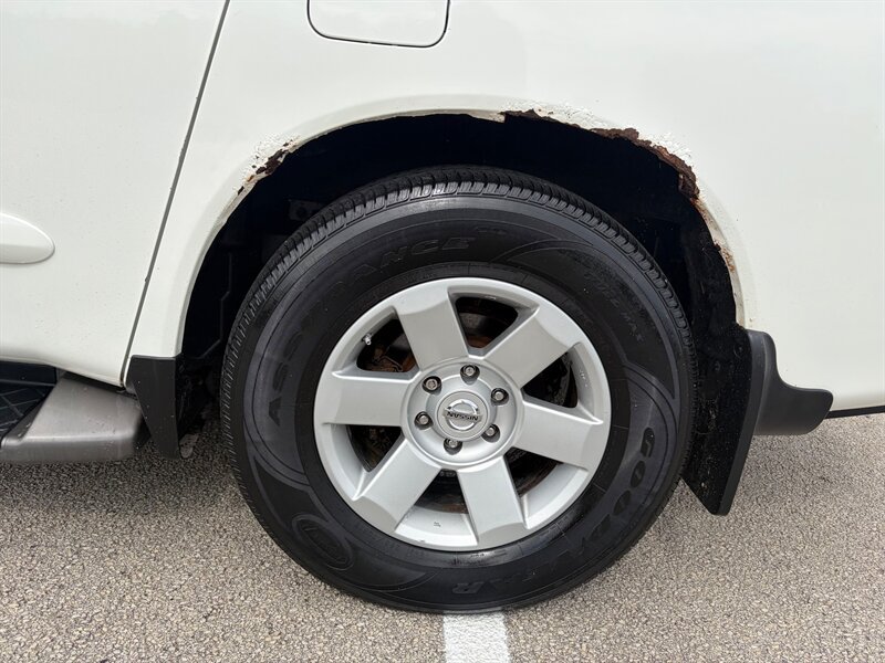 Used 2004 Nissan Armada LE w/ (DVD) Technology Pkg (LE) AWD/4WD image 29