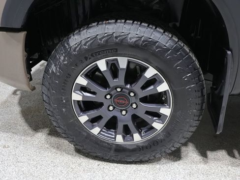 Used 2023 Nissan Titan PRO-4X AWD/4WD image 10
