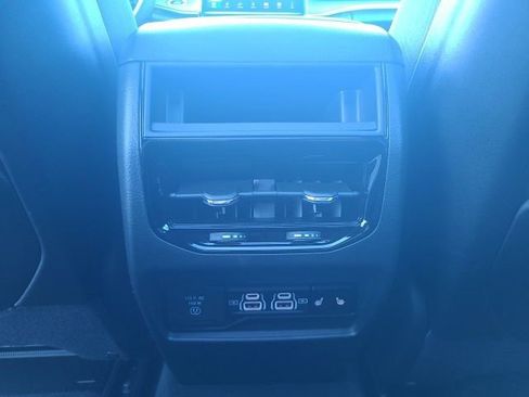 New 2025 Jeep Grand Cherokee Limited w/ Luxury Tech Group II image 21