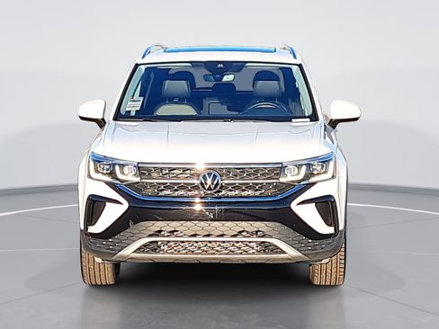 Certified 2024 Volkswagen Taos SEL image 8