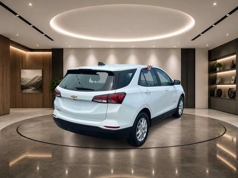 Used 2023 Chevrolet Equinox LS FWD image 6