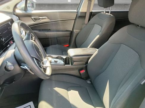 Used 2023 Kia Sportage LX AWD/4WD image 19