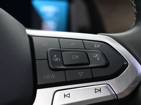 Used 2025 Volkswagen Atlas SE image 20