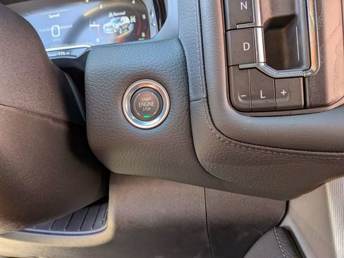 Used 2024 GMC Yukon Denali w/ Advanced Technology Package AWD/4WD image 20