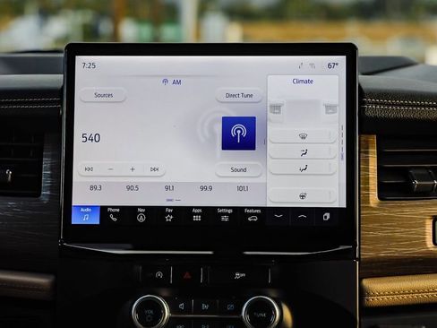 Used 2024 Ford Expedition Limited image 15