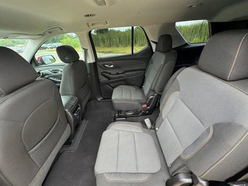 Used 2021 Chevrolet Traverse LT FWD image 29