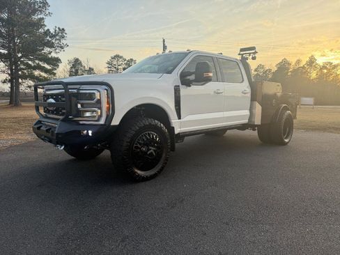 Used 2025 Ford F350 Platinum w/ FX4 Off-Road Package image 1