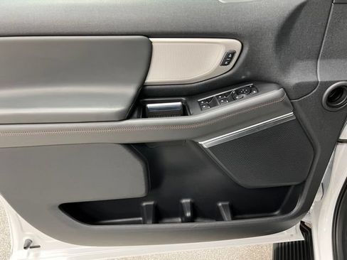 Used 2025 Ford Expedition Active AWD/4WD image 20