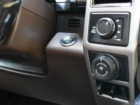 Used 2019 Ford F150 King Ranch w/ Equipment Group 601A Luxury AWD/4WD image 39