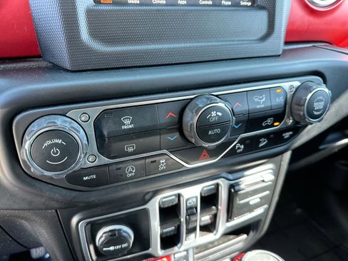 Used 2021 Jeep Wrangler Unlimited Rubicon w/ LED Lighting Group image 18