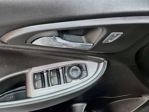 Used 2022 Chevrolet Malibu LS FWD image 18