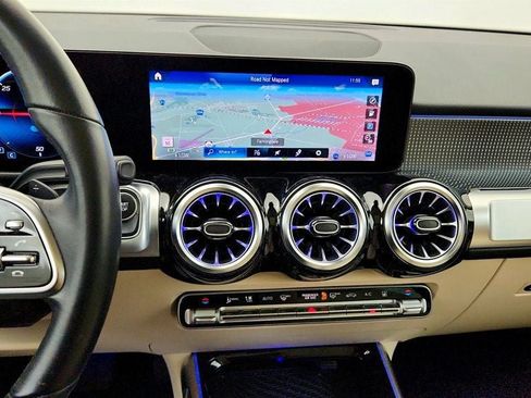 Used 2022 Mercedes-Benz EQB 300 4MATIC w/ Pinnacle Package image 18