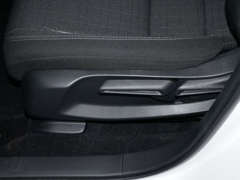 Certified 2025 Honda HR-V LX image 20