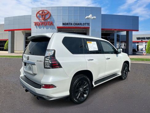 Used 2023 Lexus GX 460 Premium w/ Accessory Package AWD/4WD image 8