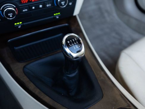 Used 2009 BMW 328i Convertible image 39