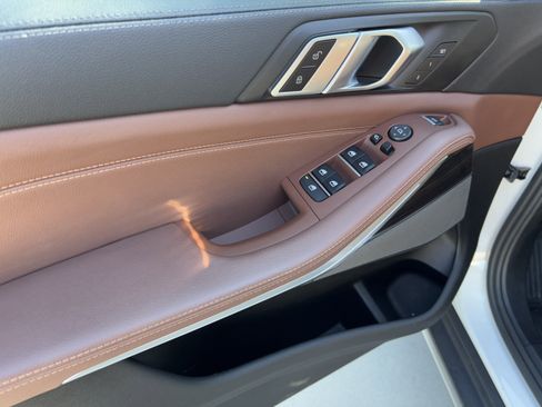 Used 2021 BMW X5 xDrive40i w/ Premium Package image 14