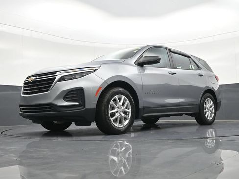 Used 2024 Chevrolet Equinox LS FWD image 23