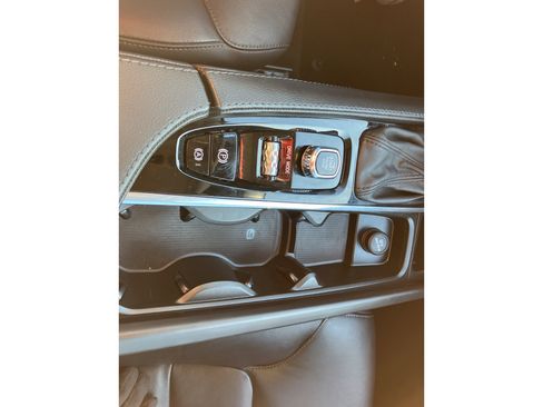 Used 2020 Volvo XC90 T5 Momentum w/ Protection Package Premier image 20