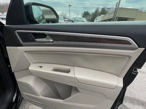 Used 2019 Volkswagen Atlas SEL image 19