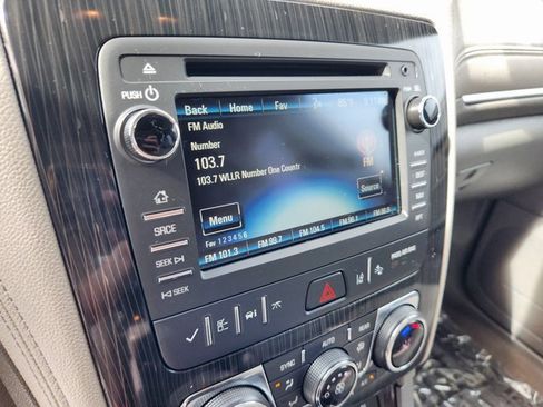 Used 2017 Chevrolet Traverse Premier image 14