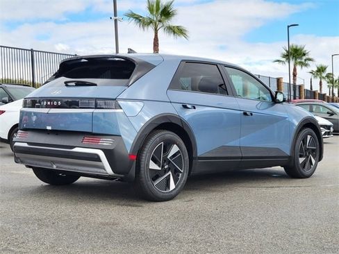 New 2026 Hyundai Ioniq 5 SE image 2