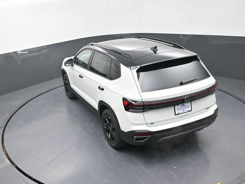 New 2026 Volkswagen Taos SE AWD/4WD image 16