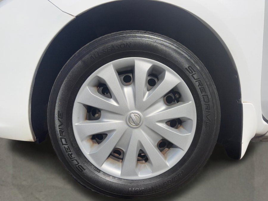 Used 2012 Nissan Versa SV FWD image 21