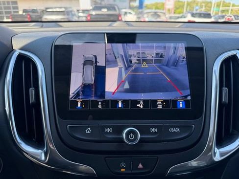 Used 2022 Chevrolet Equinox LT AWD/4WD image 4