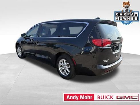 Used 2017 Chrysler Pacifica Touring FWD image 8
