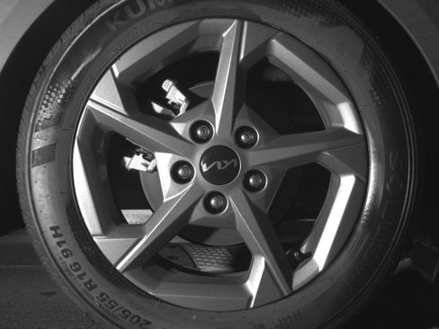 Used 2025 Kia K4 LXS image 15