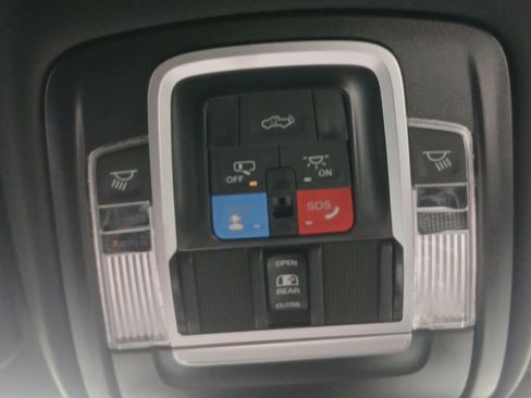 New 2026 RAM 2500 Laramie AWD/4WD image 7