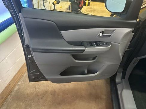 Used 2014 Honda Odyssey LX image 8