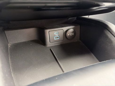 Used 2022 Ford Escape SE w/ Cold Weather Package FWD image 19