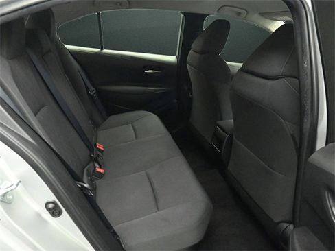 Used 2020 Toyota Corolla LE image 15