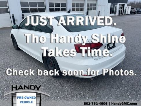 Used 2017 Volkswagen Jetta SE image 5