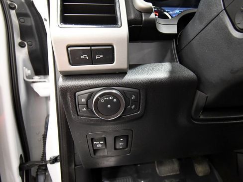 Used 2019 Ford F150 Lariat w/ Equipment Group 502A Luxury AWD/4WD image 20