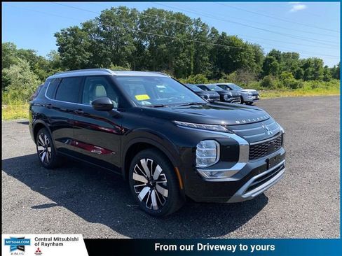 New 2025 Mitsubishi Outlander AWD image 1