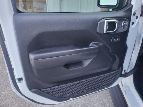 Used 2023 Jeep Wrangler Unlimited Sport AWD/4WD image 15