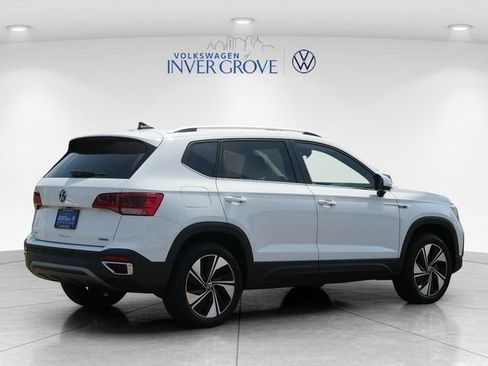 Certified 2023 Volkswagen Taos SE w/ Panoramic Sunroof Package AWD/4WD image 7