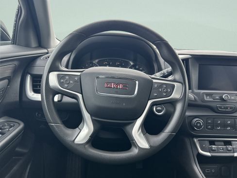 Used 2024 GMC Terrain SLE image 19