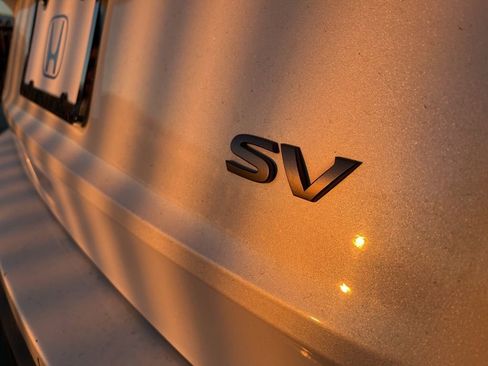 Used 2024 Nissan Rogue SV image 8