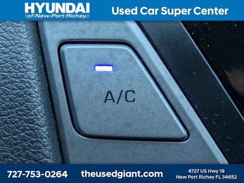 Used 2018 Hyundai Elantra SE FWD image 21