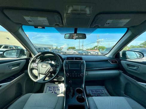 Used 2017 Toyota Camry LE FWD image 7