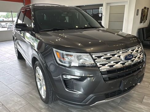 Used 2018 Ford Explorer XLT w/ Equipment Group 202A FWD image 1