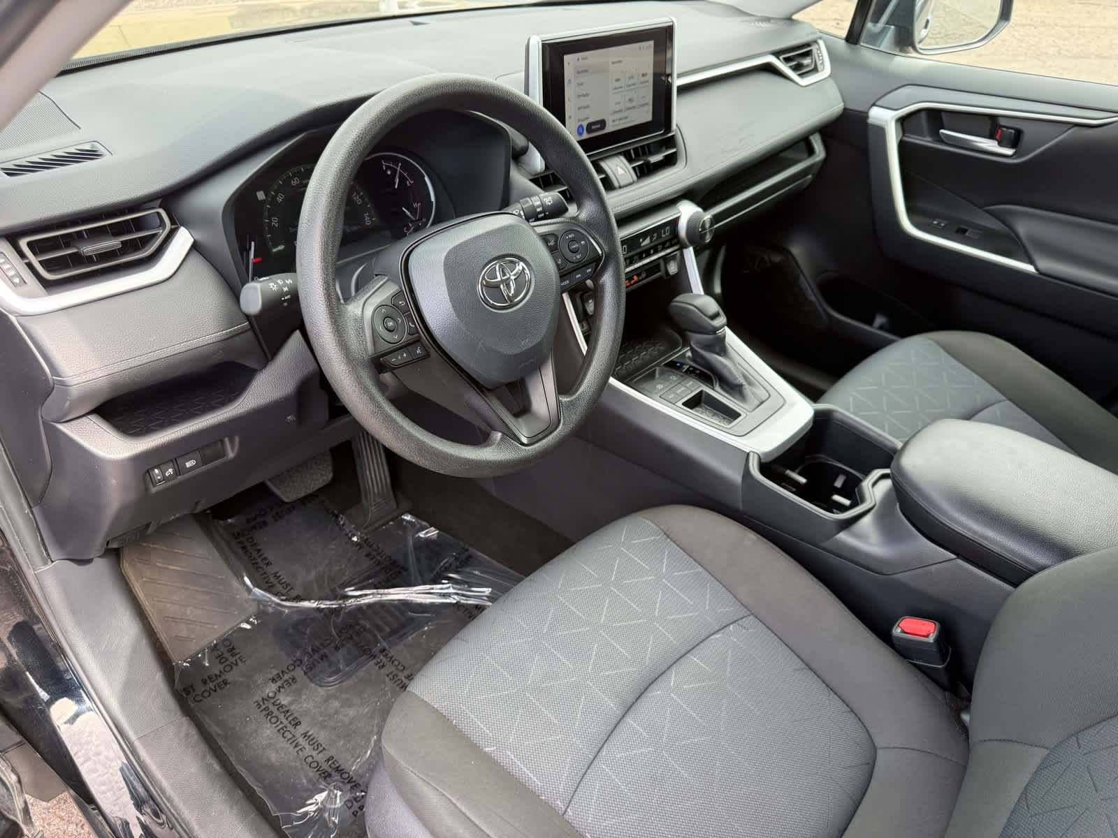 Used 2025 Toyota RAV4 XLE FWD image 13
