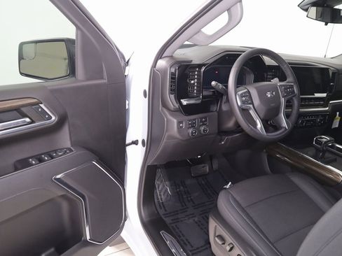 Used 2024 Chevrolet Silverado 1500 LT Trail Boss image 46