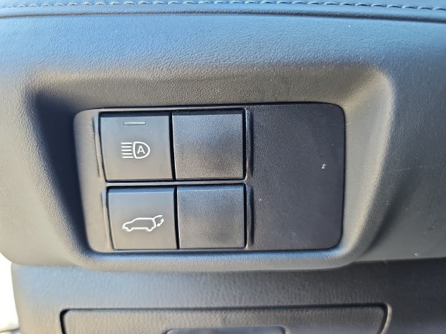 Used 2022 Toyota Highlander LE FWD image 28