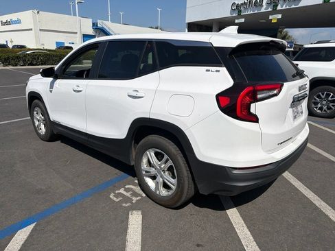 Used 2024 GMC Terrain SLE FWD image 8