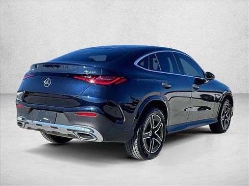 Used 2024 Mercedes-Benz GLC 300 4MATIC image 2