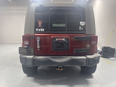 Used 2007 Jeep Wrangler Unlimited Sahara w/ Dual Top Group RWD image 7